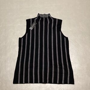 NWT Cable & Gauge Black and White Patterned knit top